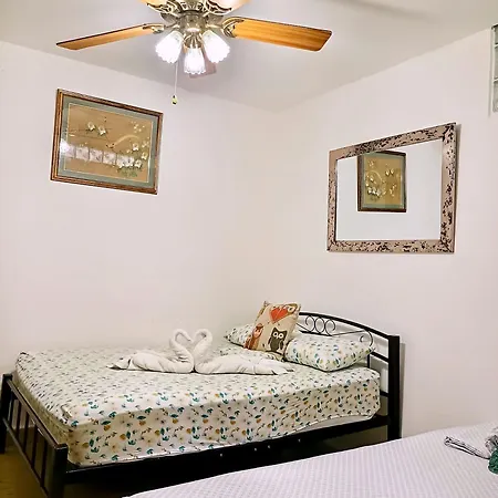 Las Catalinas Anton Panama Room photo