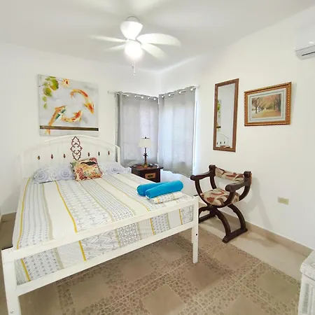 Las Catalinas Anton Panama Room photo